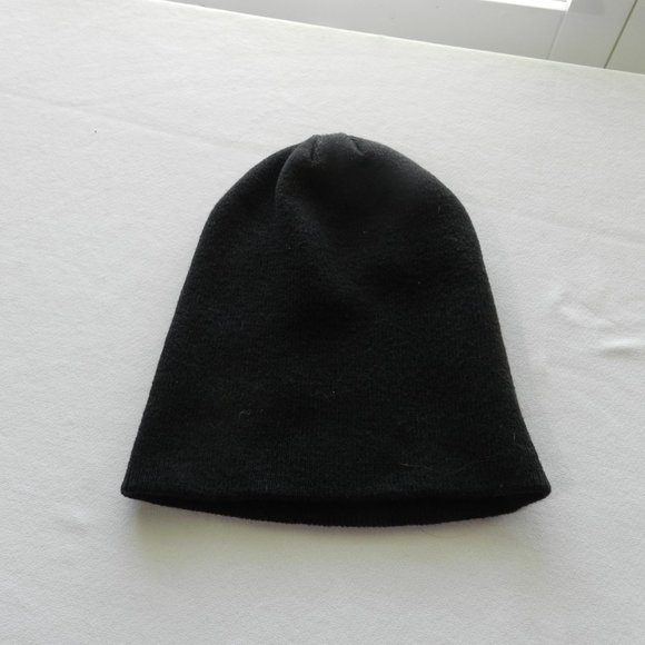 Beanie Bundle, 3 knit beanies in black, rust and reversible black/white/grey/red - Picture 4 of 10
